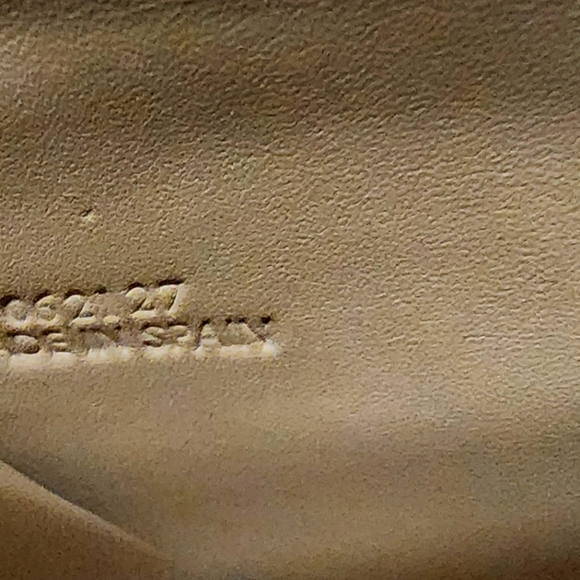 LOEWE PUZZLE COMPACT ZIP WALLET EUC CALFSKIN with Dustbag - Picture 8 of 8